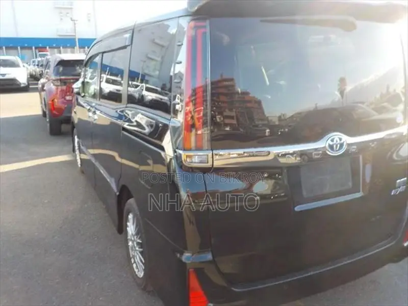 Toyota Noah WXB HYBRID 2021