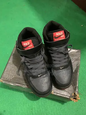 Sneakers sell