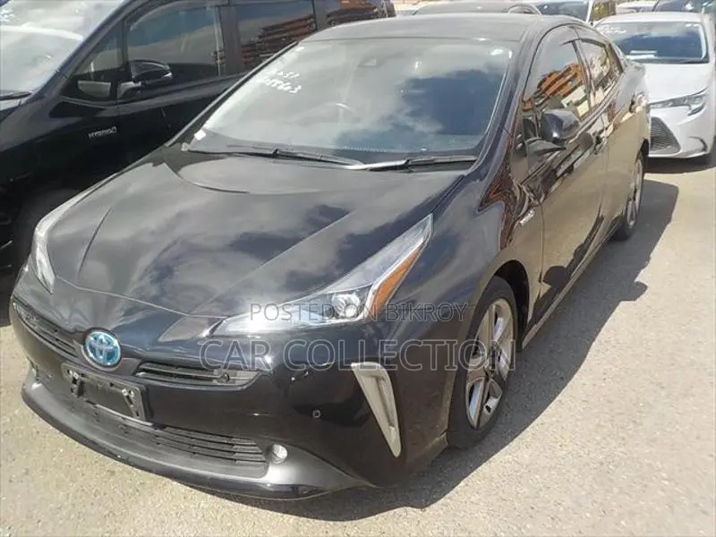 Toyota Prius s 2020