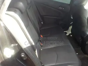 Toyota Prius s 2020