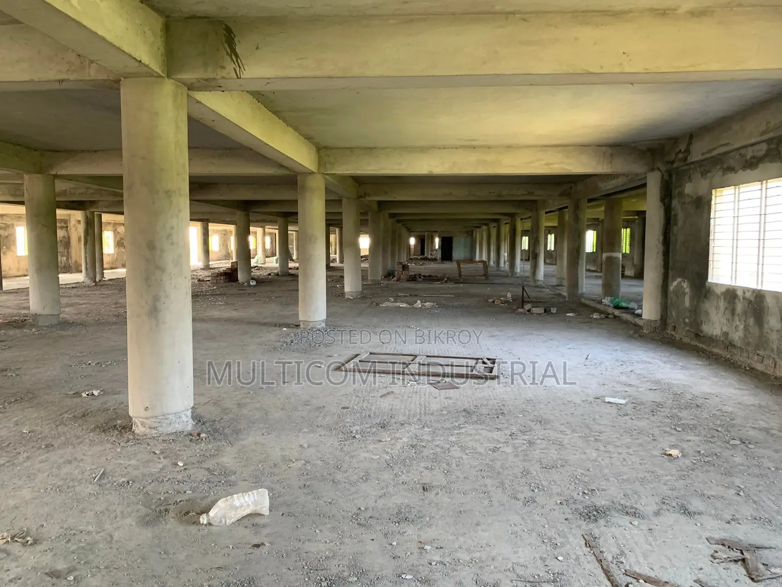 নারায়ণগঞ্জে ৮৪,০০০ বর্গফুটের ৩ তলা ভবন