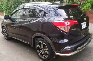 Honda Vezel S NON HYBRID 1.5L 2015
