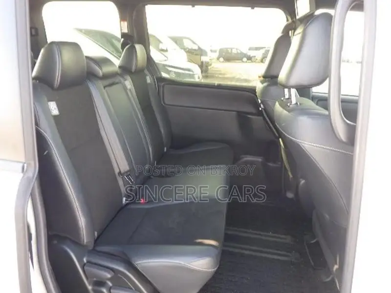 Toyota Noah SI WXB NON HYBRID 2021