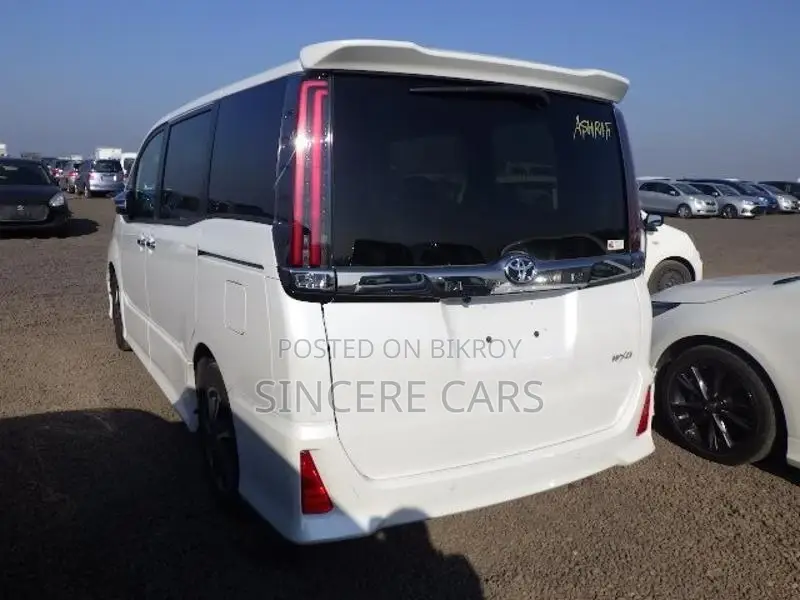 Toyota Noah SI WXB NON HYBRID 2021