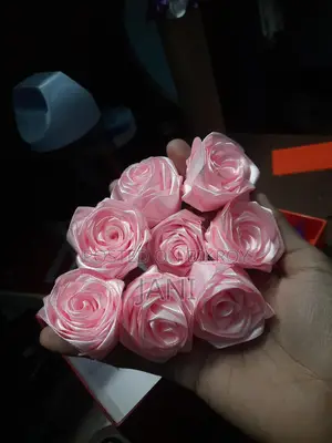 গোলাপি সাটিন রোজ