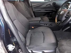 Toyota Prius S Hybrid 2021
