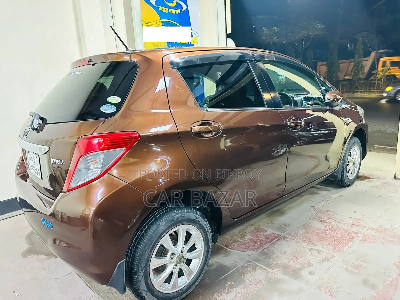 টয়োটা ভিটস জুয়েলা পুশ ব্রাউন ২০১১