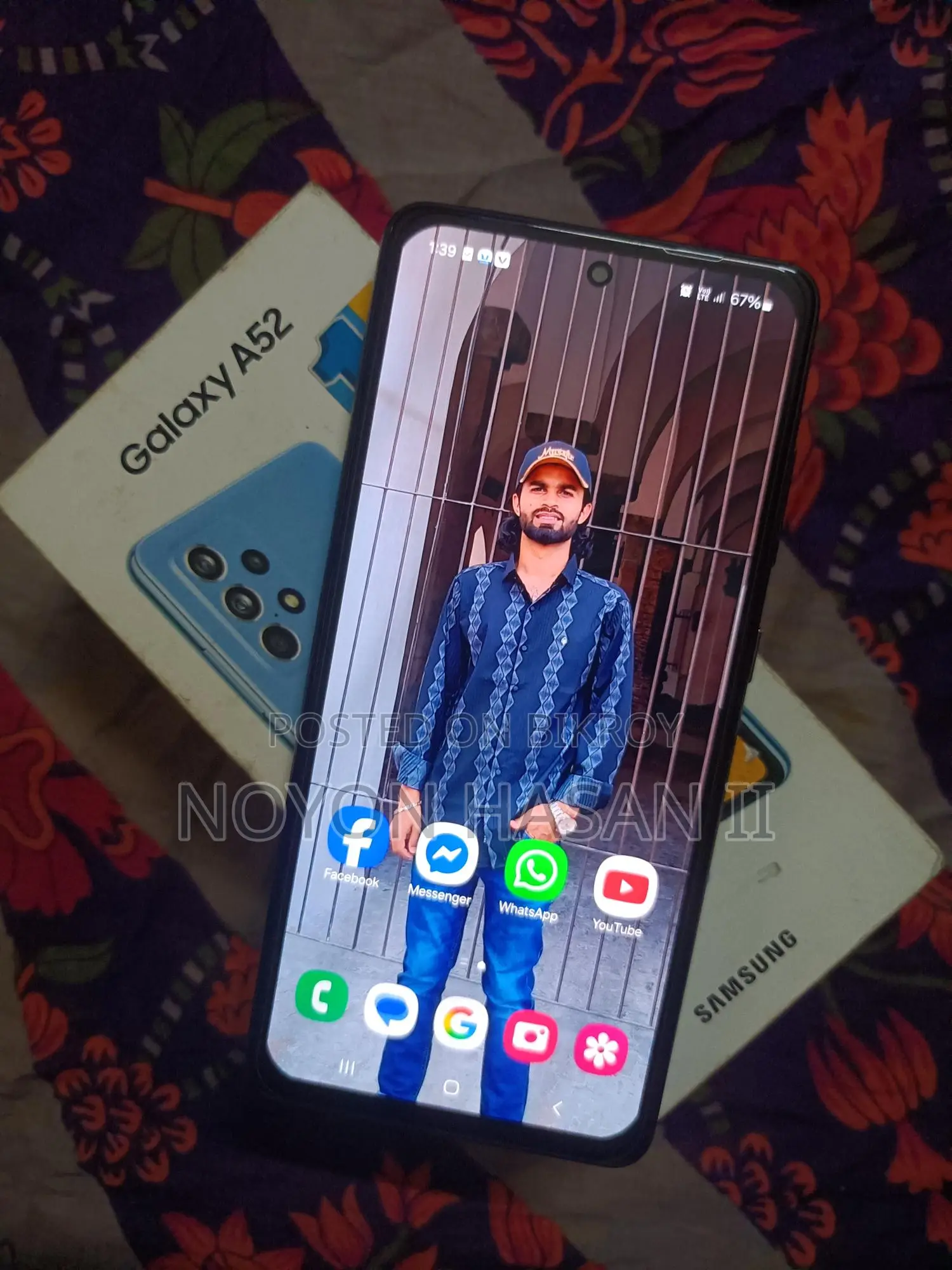 Samsung Galaxy A52 . (Used)