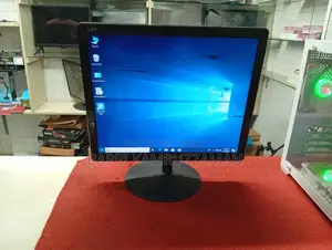 ধামাকা অফার: নতুন ১৭" মনিটর দাগ আছে.