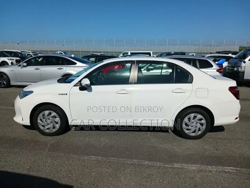 Toyota Axio Ex Hybrid White 2020