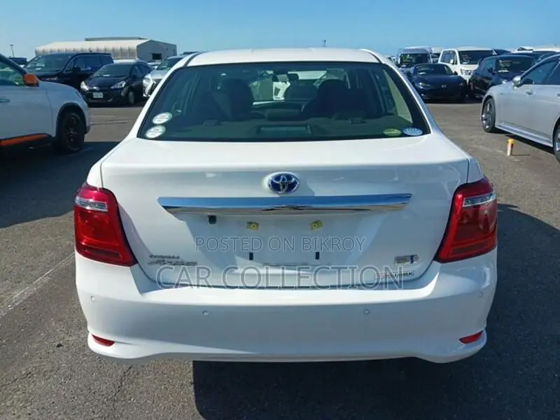 Toyota Axio Ex Hybrid White 2020