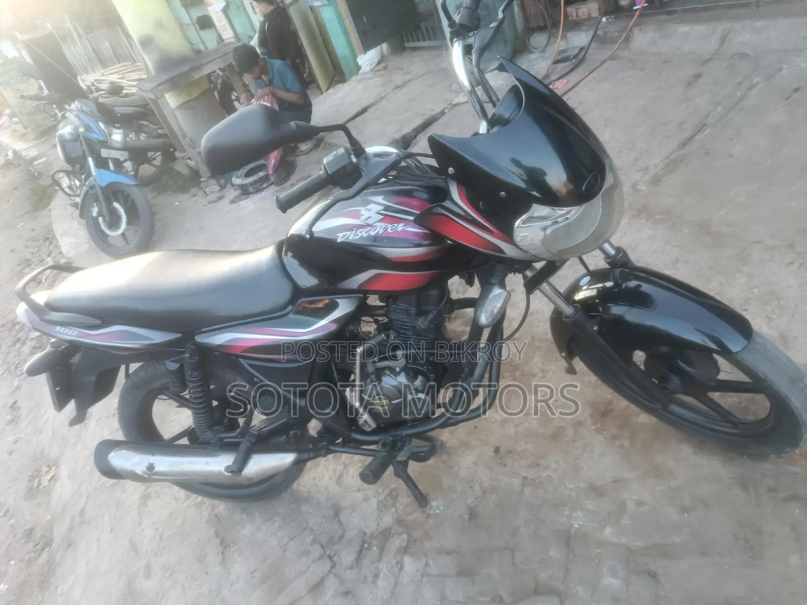 Bajaj Discover 100 2017