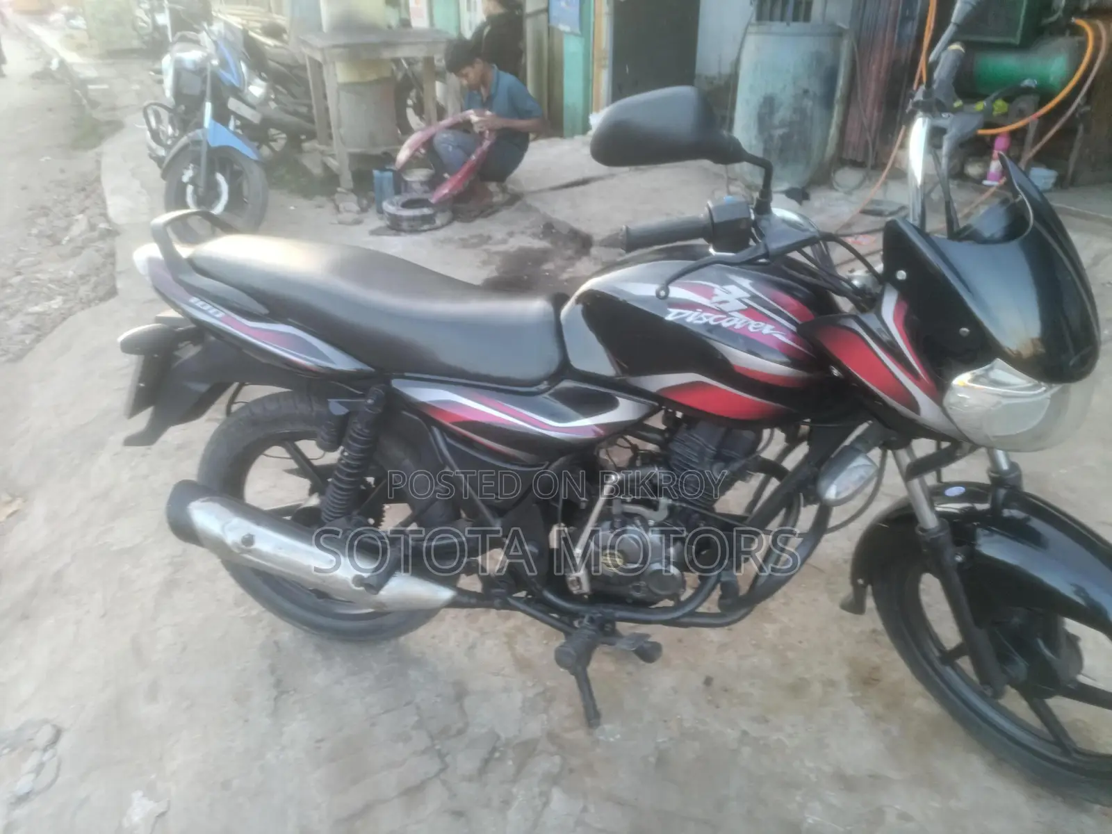 Bajaj Discover 100 2017