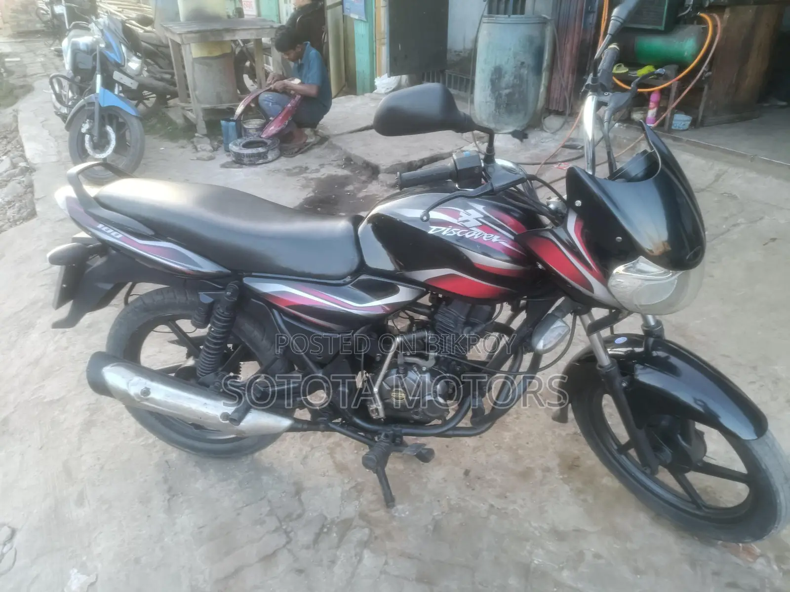 Bajaj Discover 100 2017