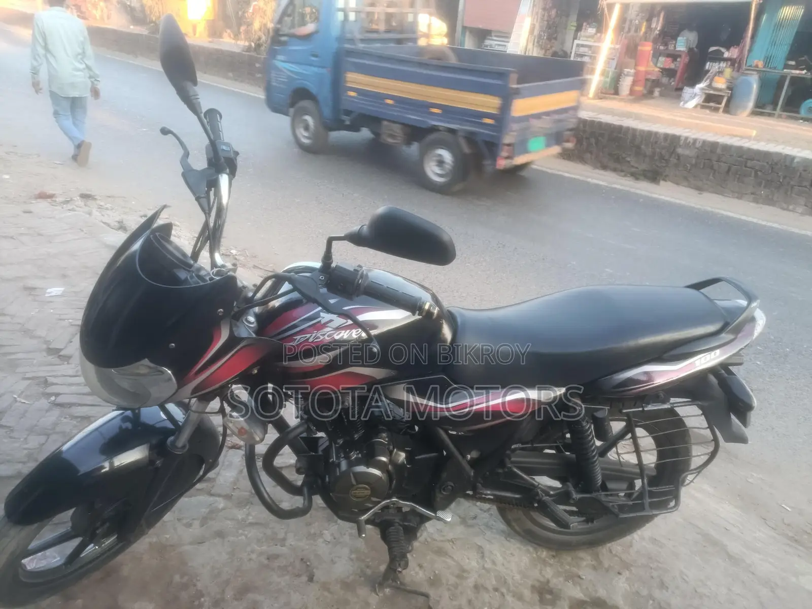 Bajaj Discover 100 2017