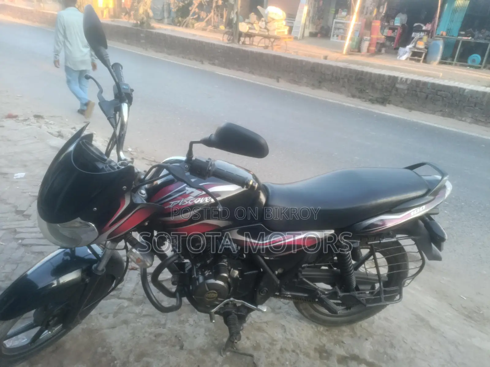 Bajaj Discover 100 2017