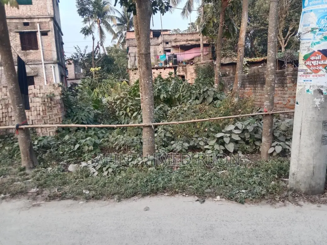 Plot for sale, suitable for shops