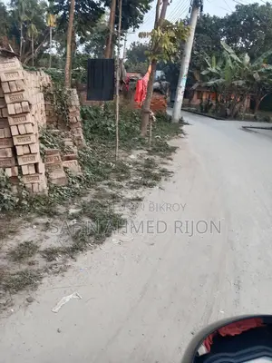 Plot for sale, suitable for shops