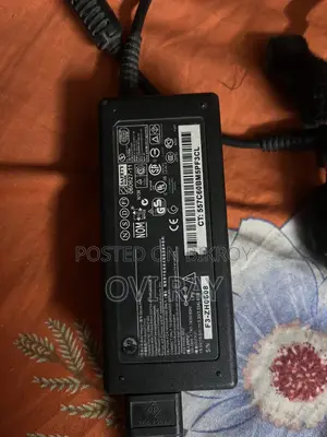 কানাডার লেপটপ চাজার।