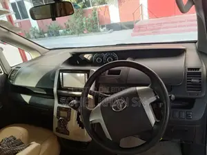 Toyota Noah Car 2013