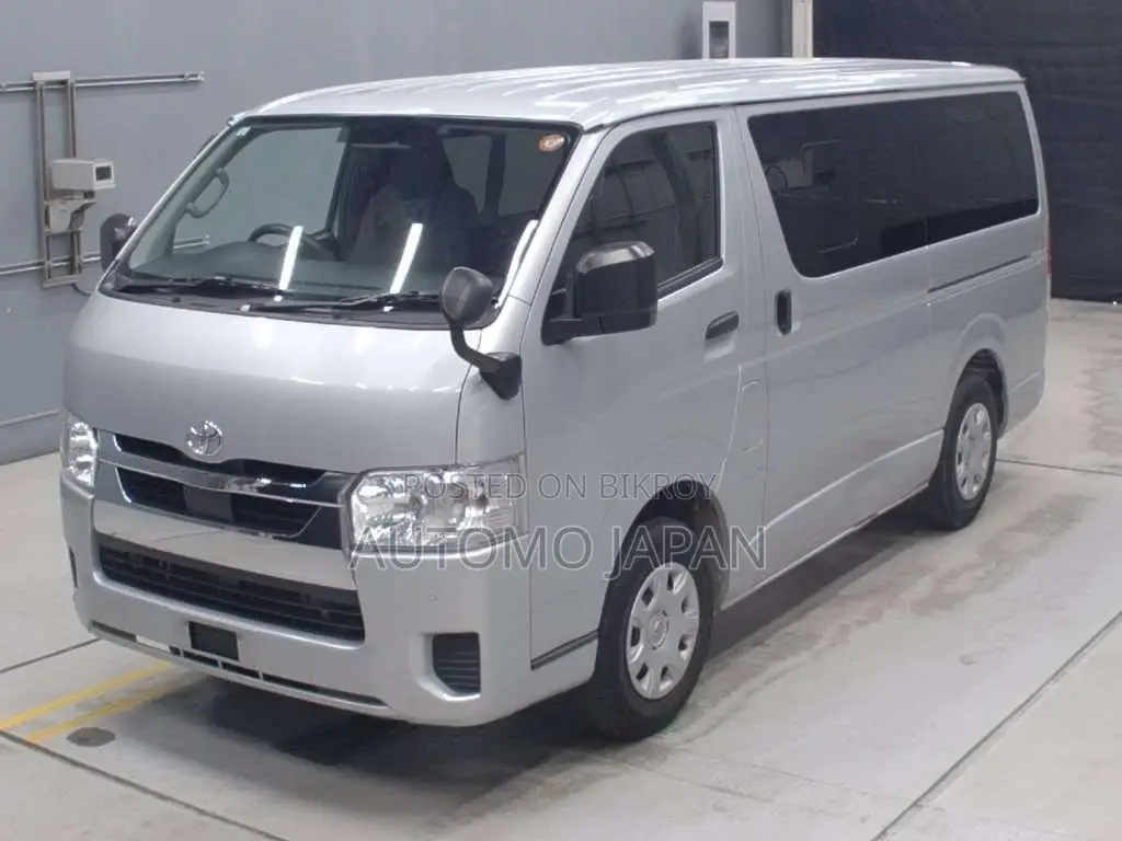 Toyota Hiace DX 2021