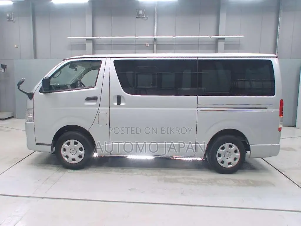 Toyota Hiace DX 2021