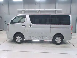 Toyota Hiace DX 2021