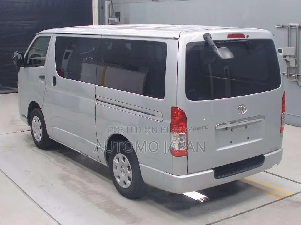 Toyota Hiace DX 2021