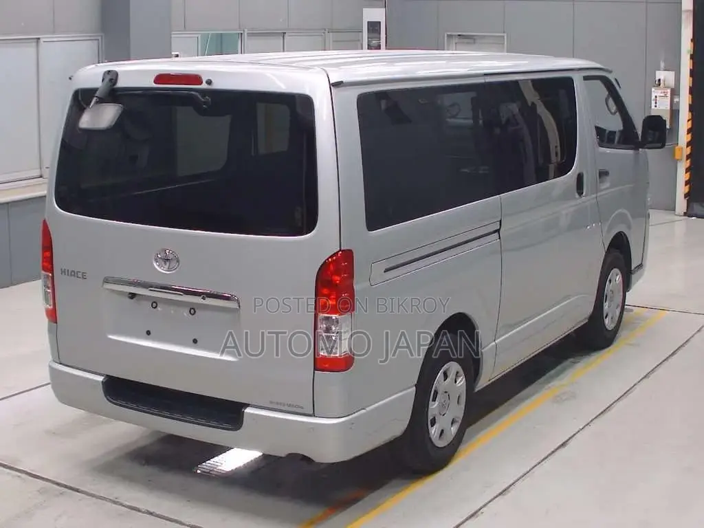 Toyota Hiace DX 2021