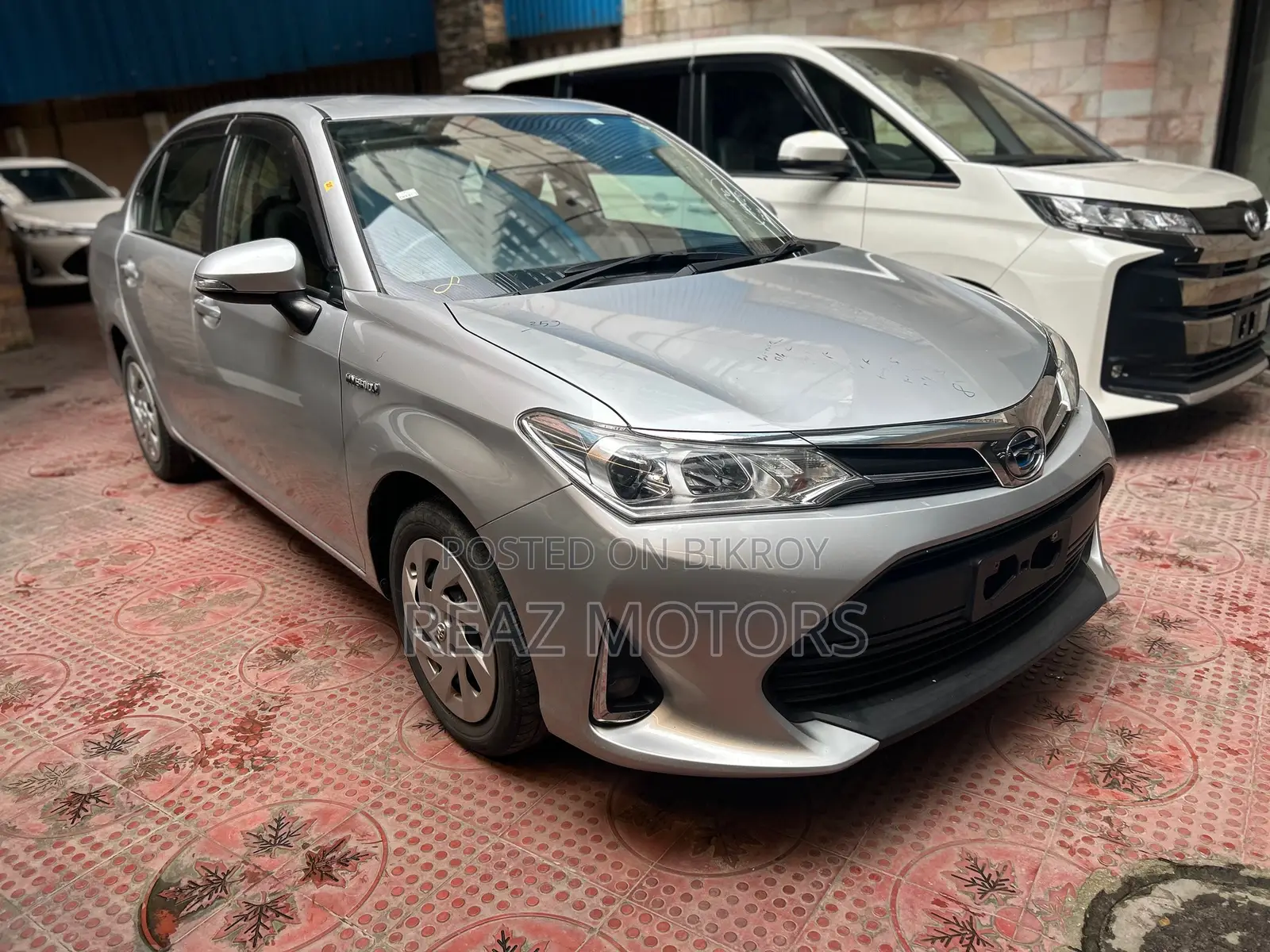 Toyota Axio EX PKG SILVER / 2020