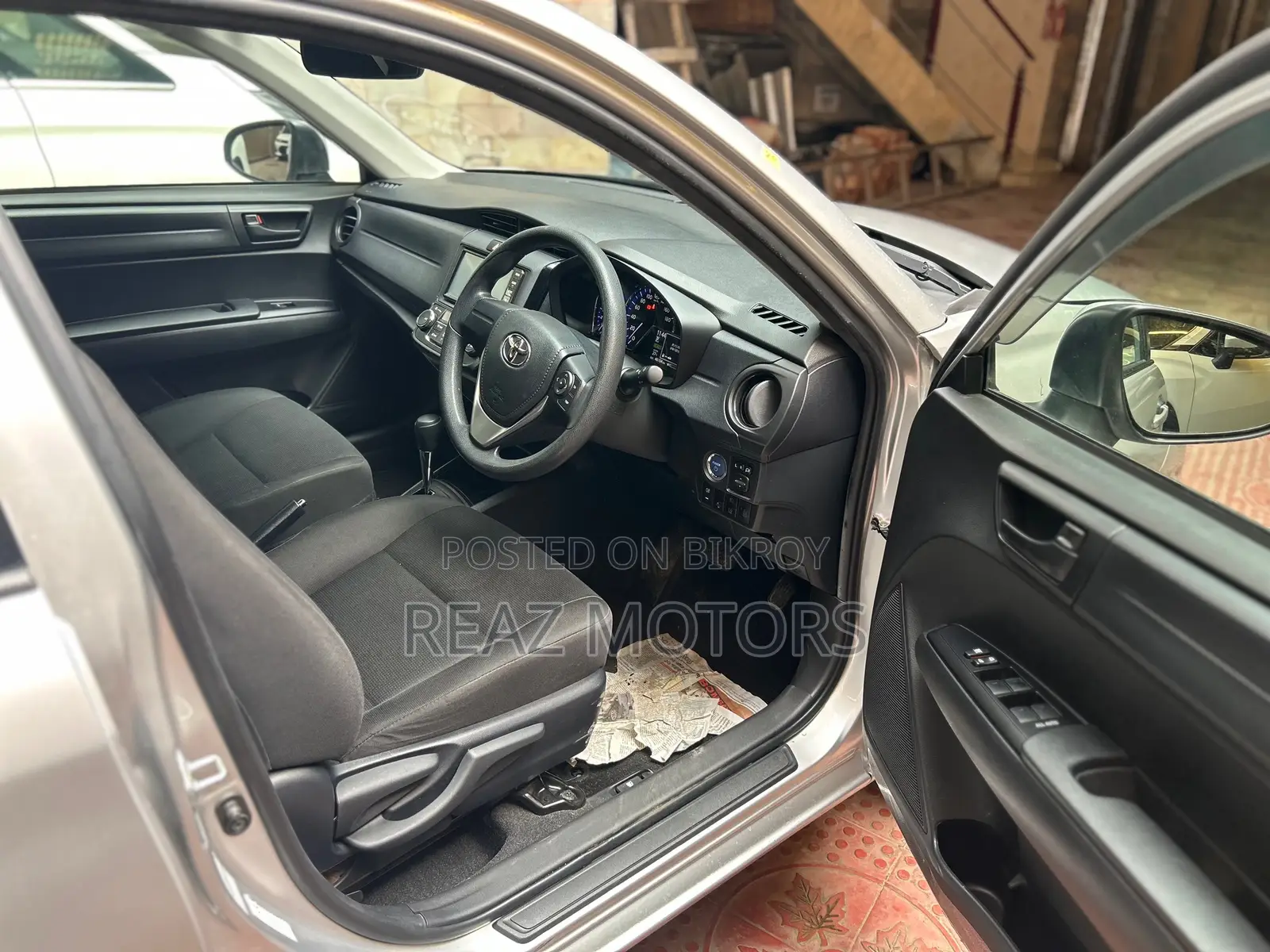Toyota Axio EX PKG SILVER / 2020
