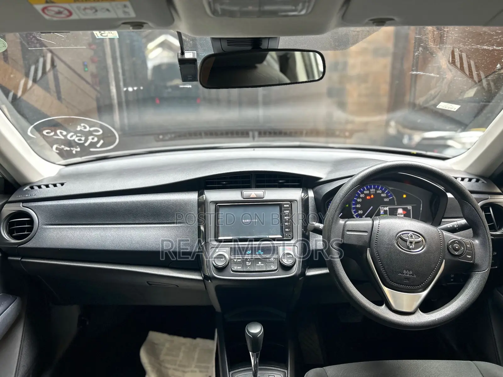 Toyota Axio EX PKG SILVER / 2020