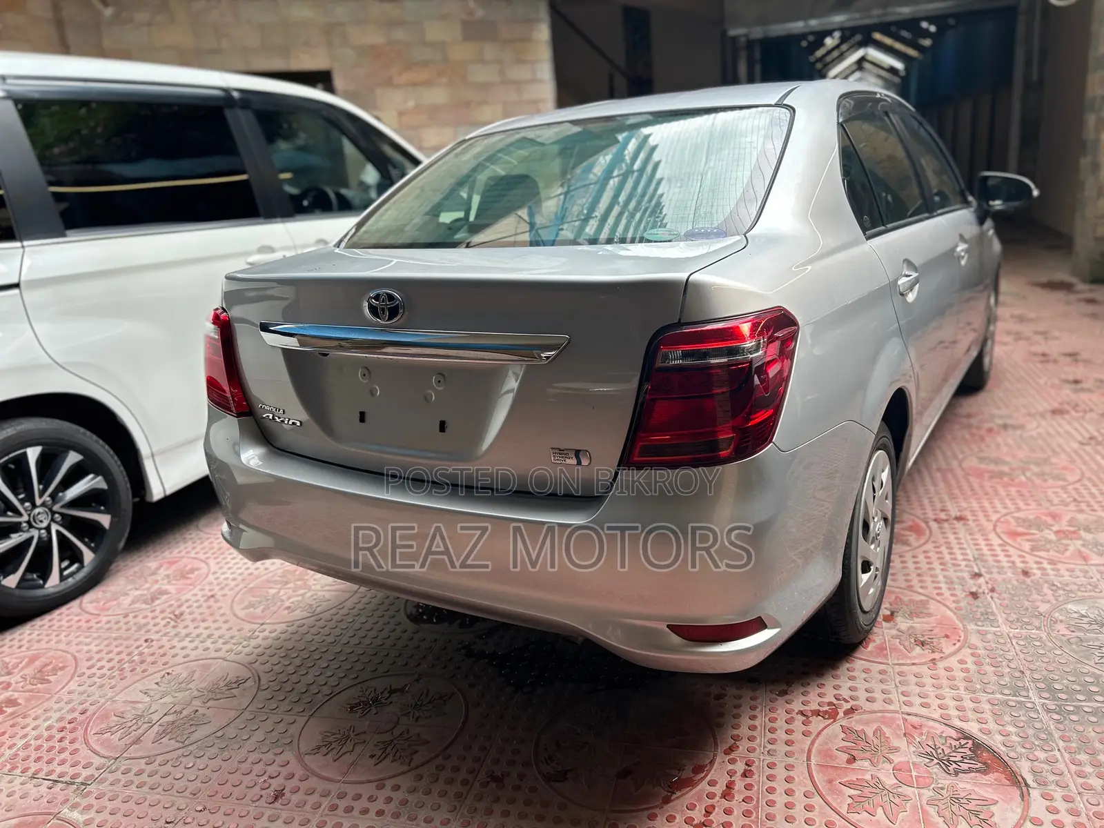 Toyota Axio EX PKG SILVER / 2020