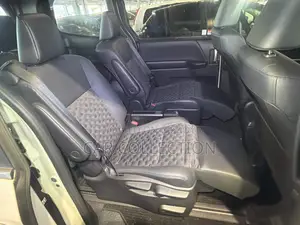 Toyota Voxy SZ hybrid 2023