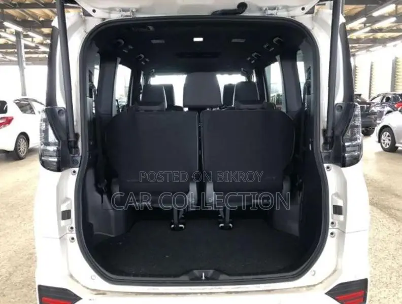 Toyota Voxy SZ hybrid 2023