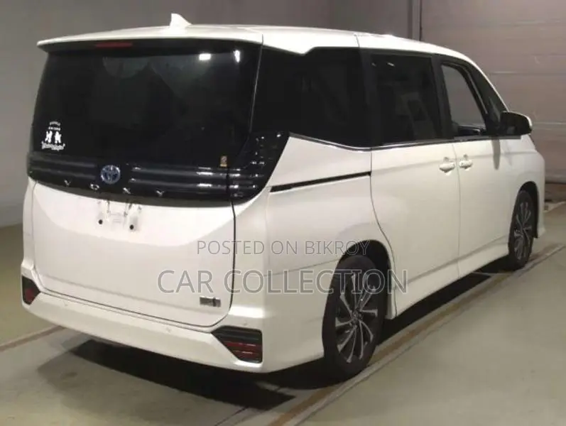 Toyota Voxy SZ hybrid 2023
