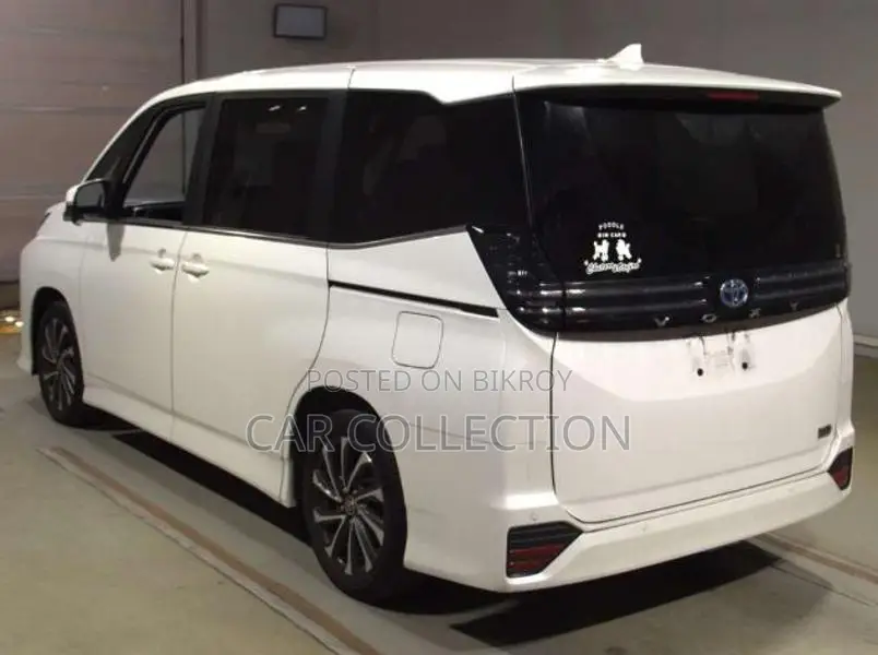 Toyota Voxy SZ hybrid 2023