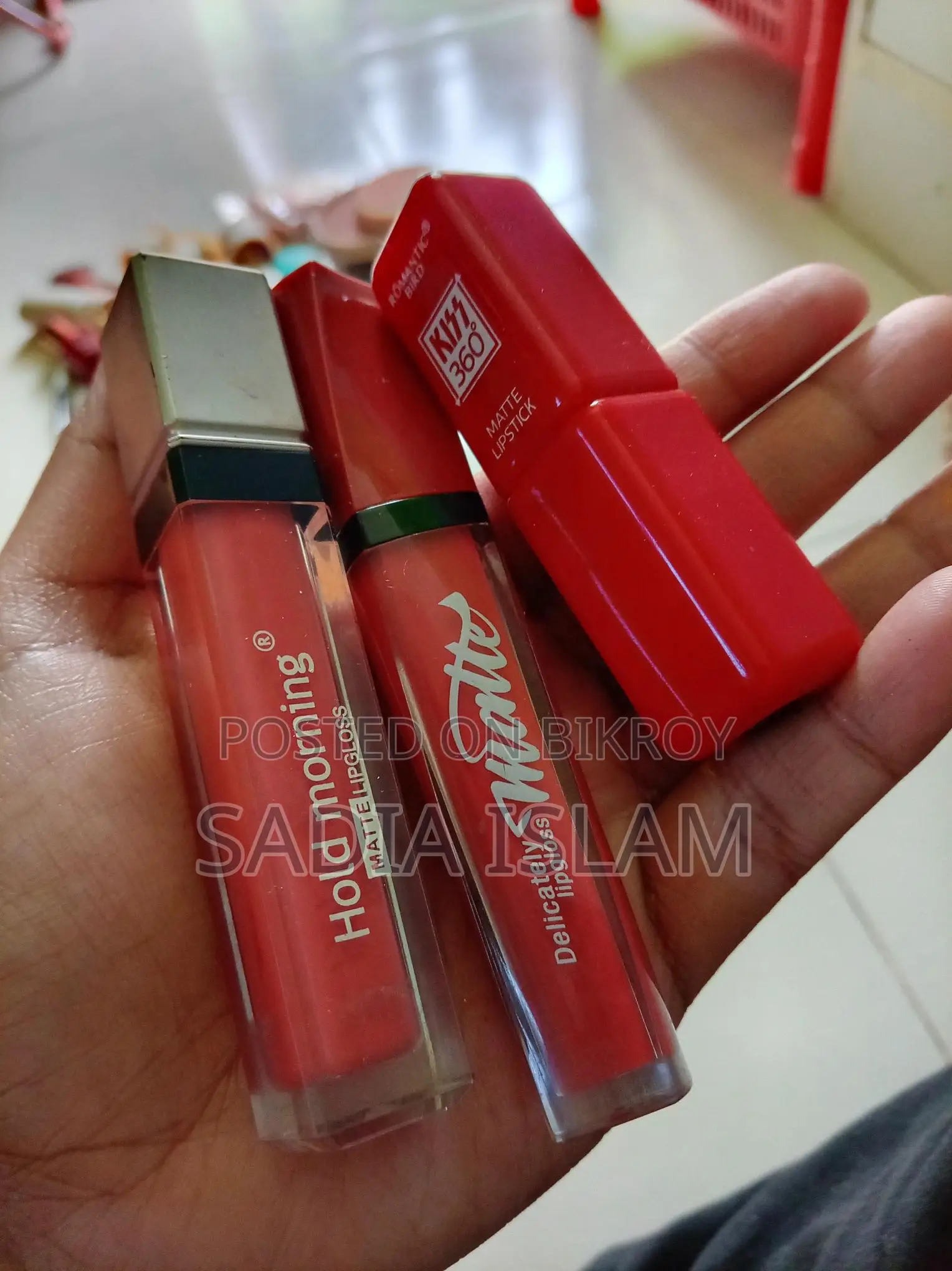 Used/unused Make-up Item