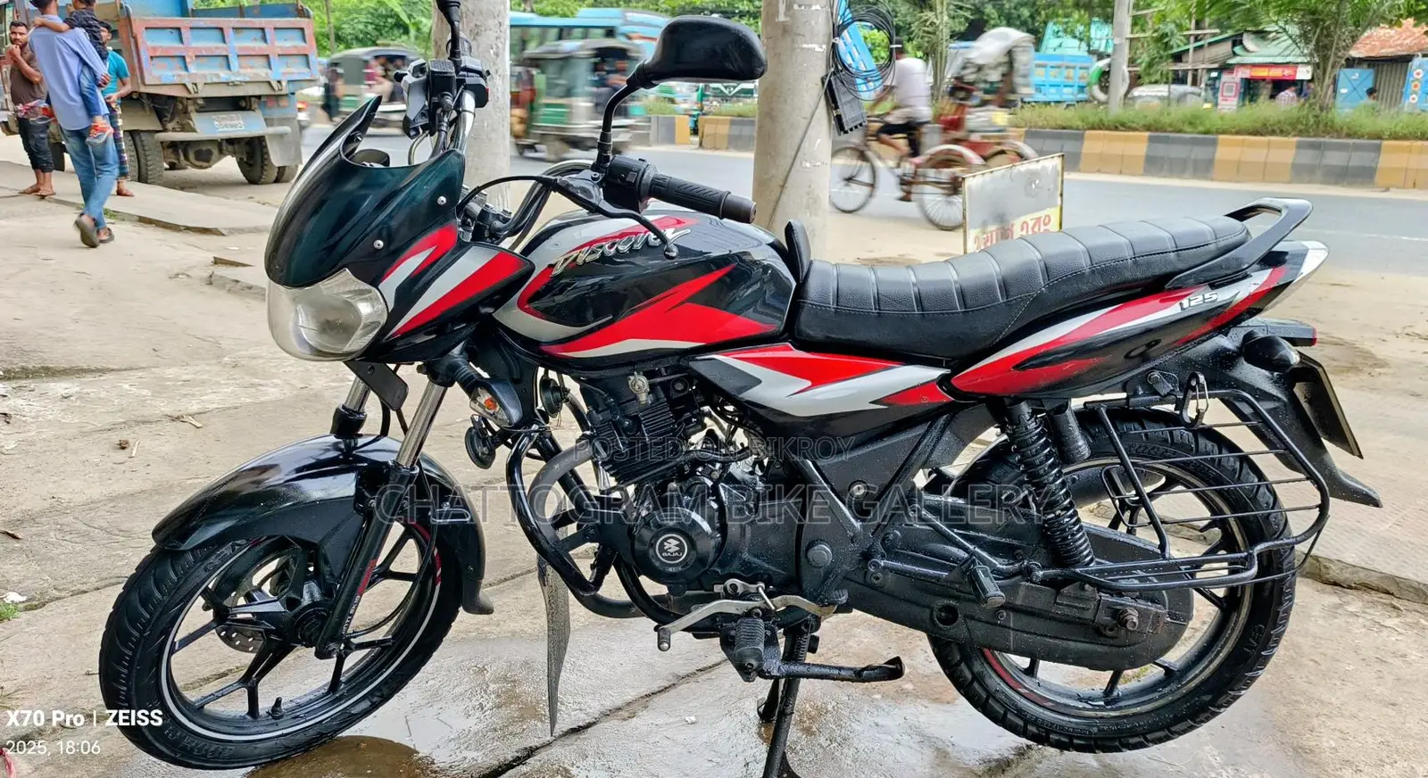 বাজাজ ডিসকভার ১২৫ ২০২৩ ব্ল্যাক