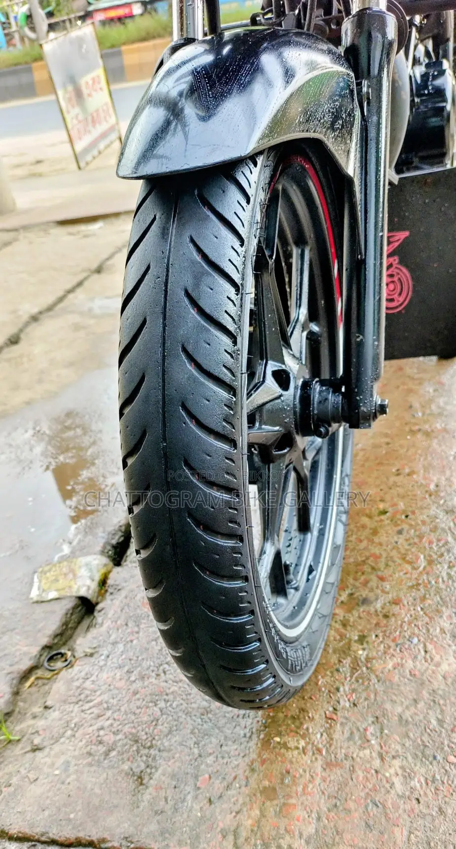 বাজাজ ডিসকভার ১২৫ ২০২৩ ব্ল্যাক