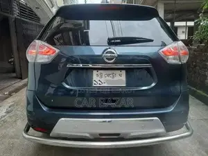 নিসান এক্স-ট্রেইল প্যানোরামিক ৭ সিটার ২০১৫