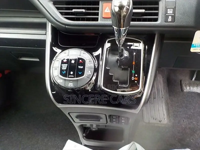 Toyota Esquire GI NON HYB 4.5 POINT 2021
