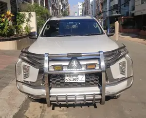 Mitsubishi Pajero Sport 7Seat Sunroof 2019