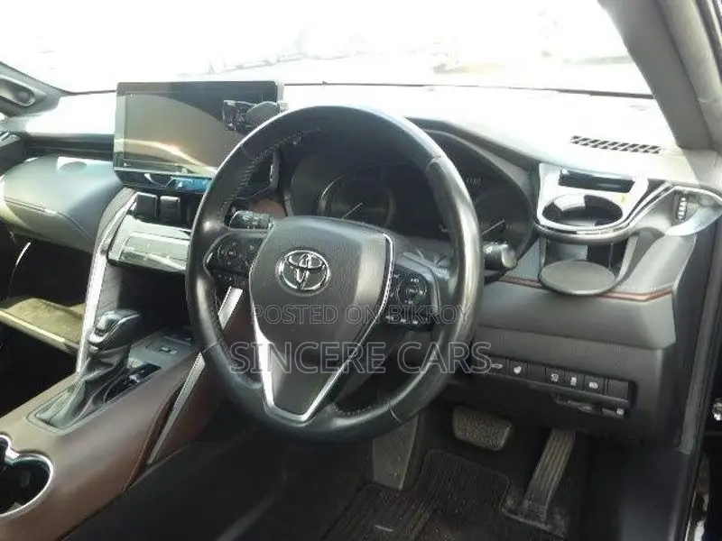 Toyota Harrier Z LEATHER NON-HYBRID 2020
