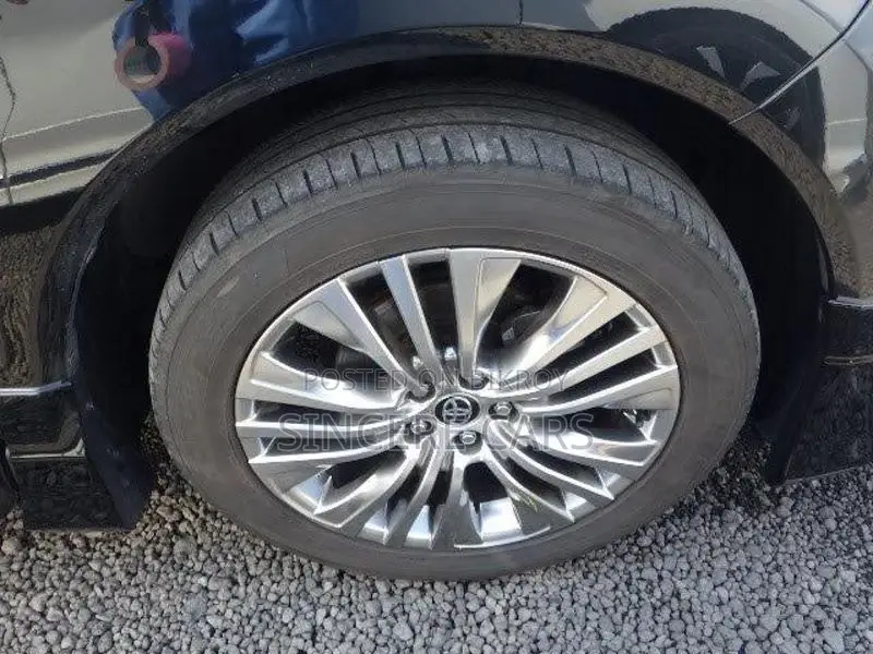 Toyota Harrier Z LEATHER NON-HYBRID 2020