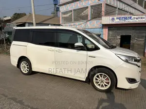 Toyota Noah 2017