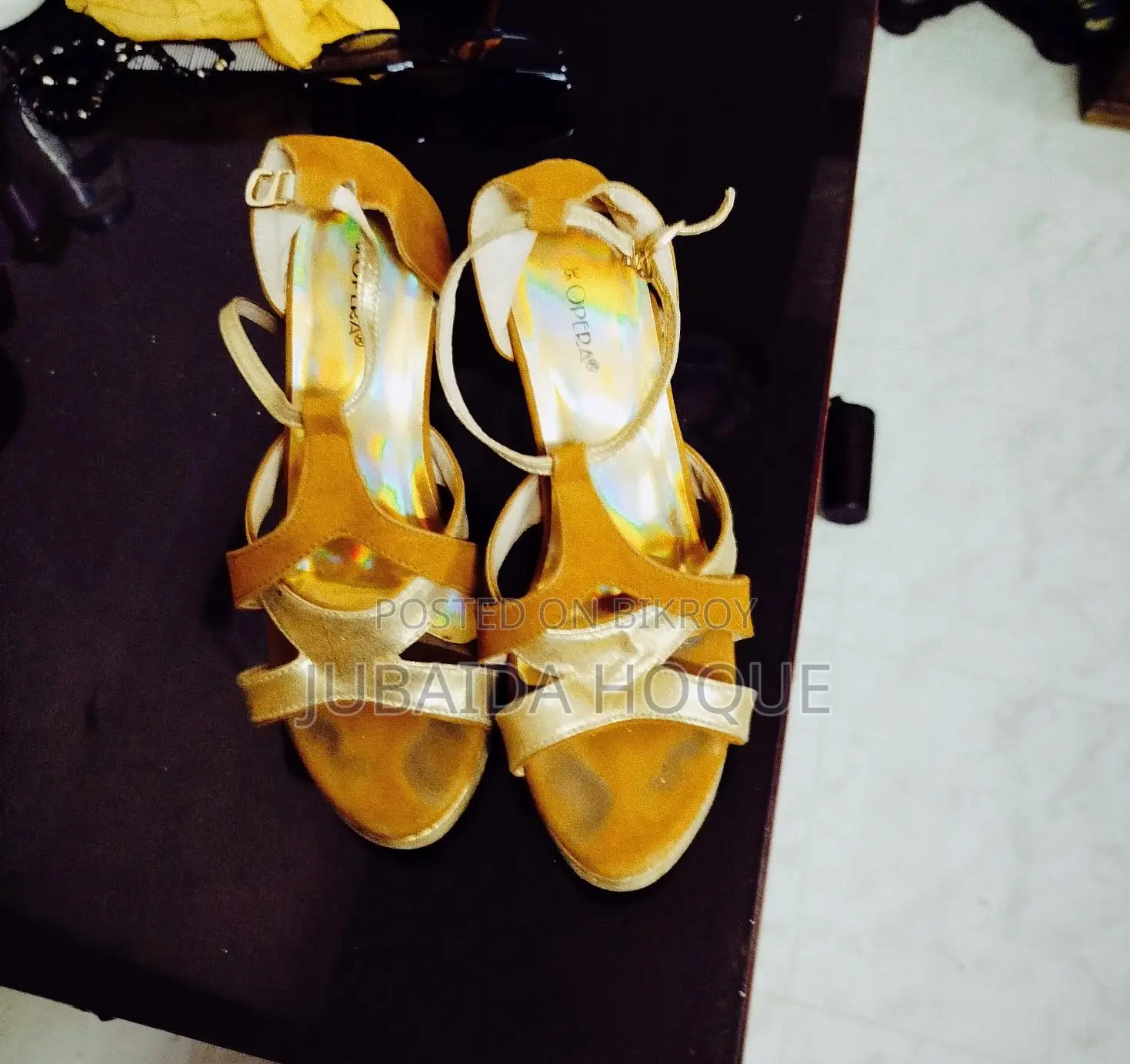 Stylish Opera Brand Gold & Tan Strappy Sandals - Size 35