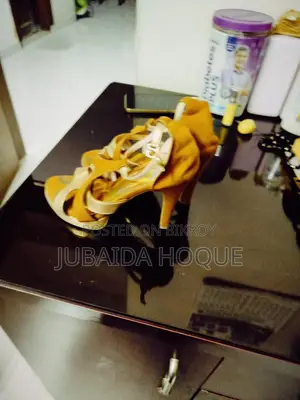 Stylish Opera Brand Gold & Tan Strappy Sandals - Size 35