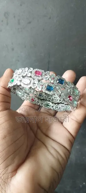 হাতের চুরি একদম নতুন