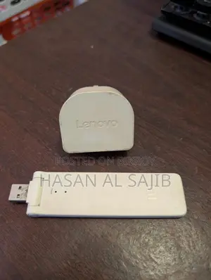 অ্যাডাপ্টারসহ ওয়াইফাই রিপিটার
